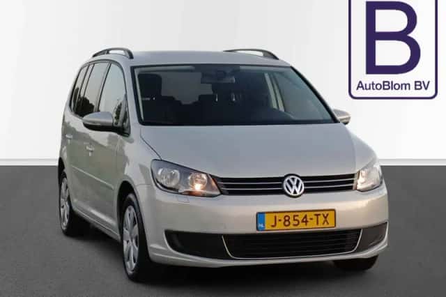 Volkswagen Touran (2015) thumbnail 5
