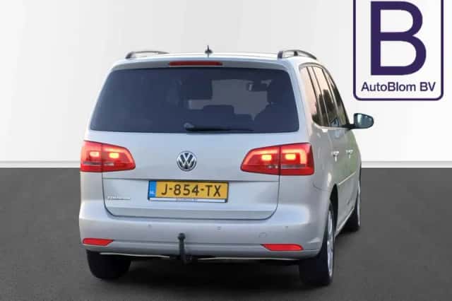 Volkswagen Touran (2015) thumbnail 6