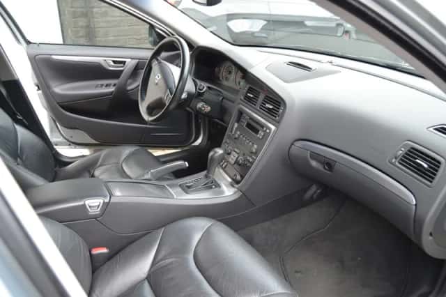 Volvo S60 (2007) thumbnail 3