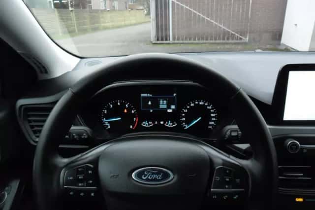 Ford Focus (2022) thumbnail 6