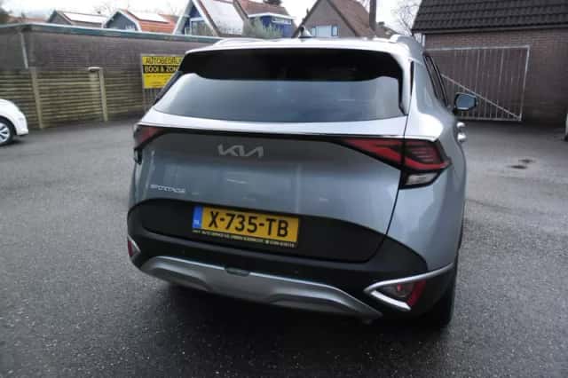 Kia Sportage (2023) thumbnail 2