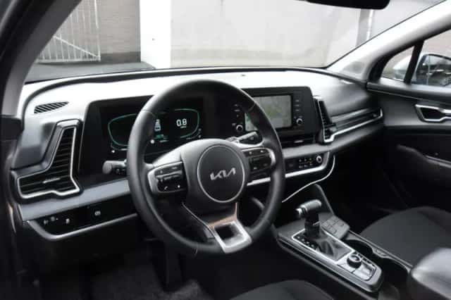 Kia Sportage (2023) thumbnail 3