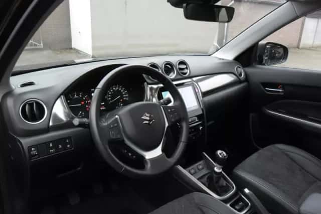 Suzuki Vitara (2025) thumbnail 3