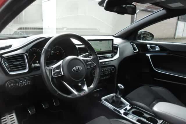 Kia ProCeed (2020) thumbnail 3