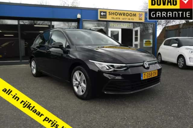 Volkswagen Golf (2023) thumbnail 1