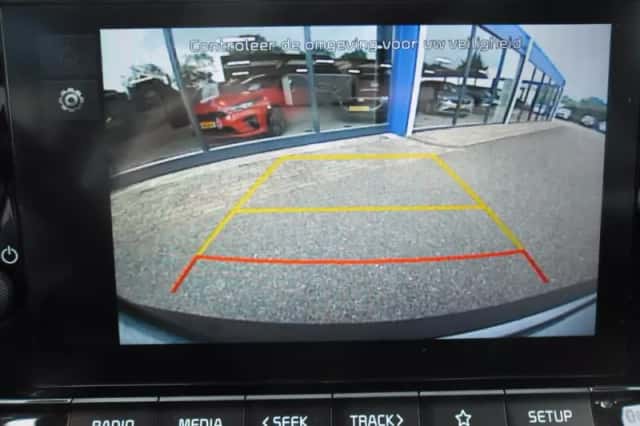 Kia Picanto (2023) thumbnail 6