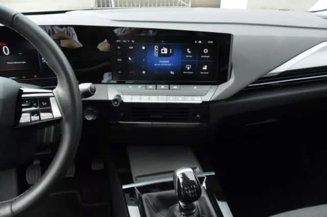 Opel Astra (2023) thumbnail 4