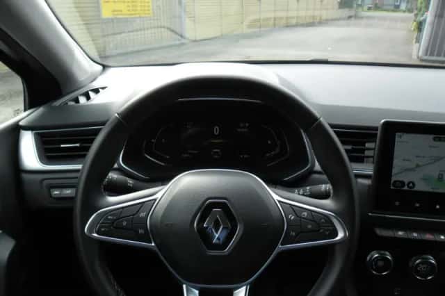 Renault Captur (2022) thumbnail 5