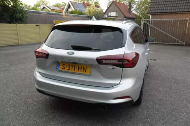 Ford Focus (2023) thumbnail 2