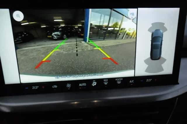 Ford Focus (2023) thumbnail 6