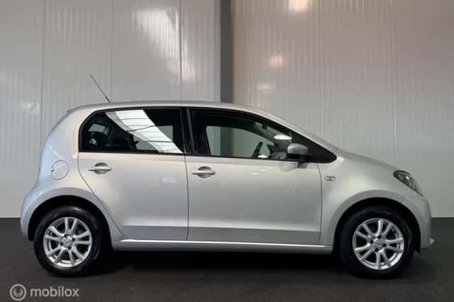 SEAT Mii (2014) thumbnail 5