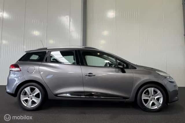 Renault Clio (2014) thumbnail 5