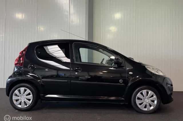 Peugeot 107 (2013) thumbnail 5