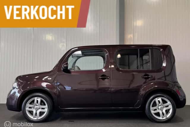 Nissan Cube (2010) thumbnail 3