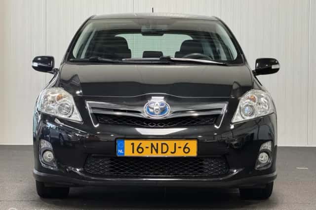 Toyota Auris (2010) thumbnail 4