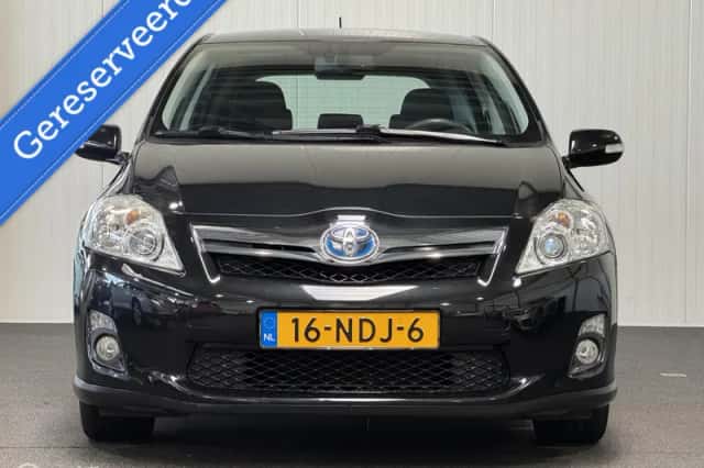 Toyota Auris (2010) thumbnail 4