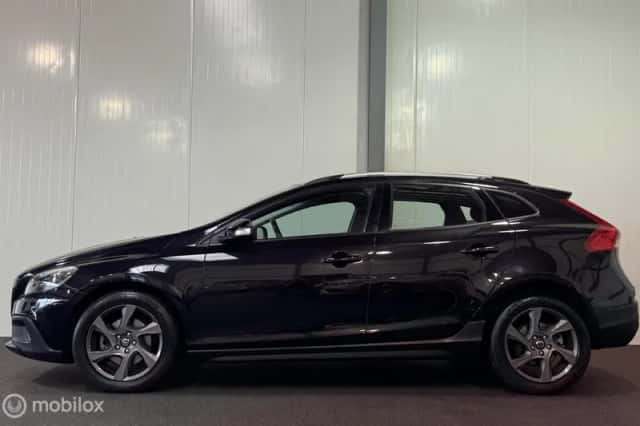 Volvo V40 (2013) thumbnail 3