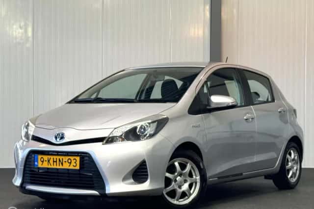 Toyota Yaris (2013) thumbnail 1