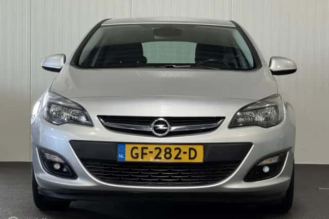 Opel Astra (2015) thumbnail 4