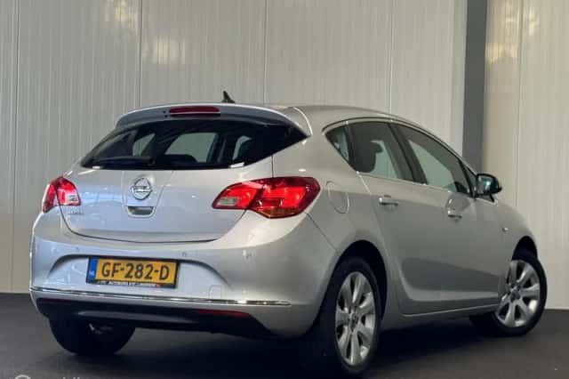 Opel Astra (2015) thumbnail 6