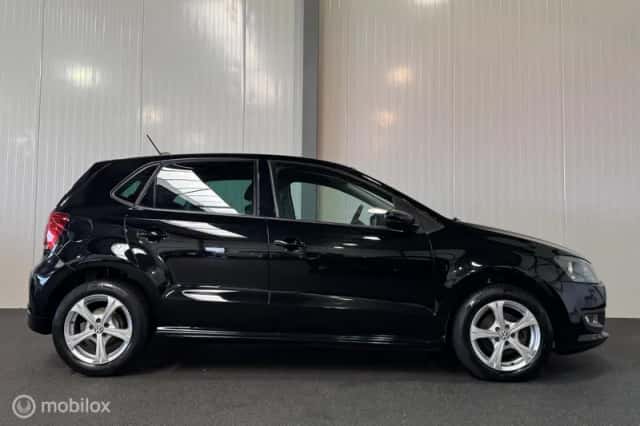 Volkswagen Polo (2011) thumbnail 5