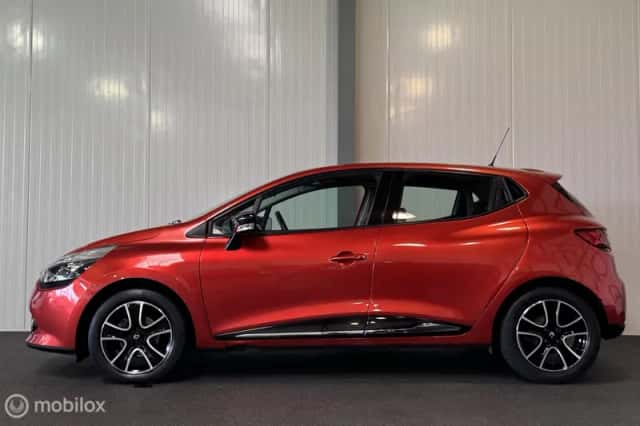 Renault Clio (2015) thumbnail 3