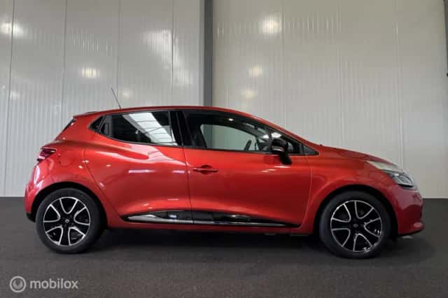 Renault Clio (2015) thumbnail 5