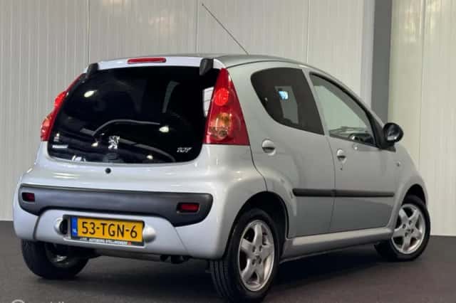 Peugeot 107 (2012) thumbnail 6