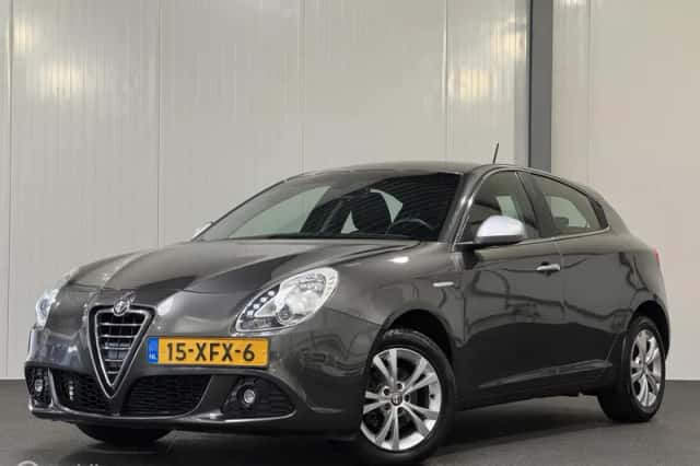 Alfa Romeo Giulietta (2012) thumbnail 1