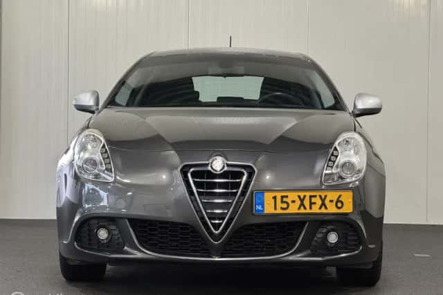 Alfa Romeo Giulietta (2012) thumbnail 4