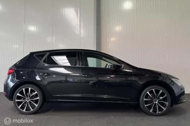 SEAT Leon (2014) thumbnail 5