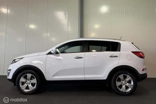 Kia Sportage (2013) thumbnail 3
