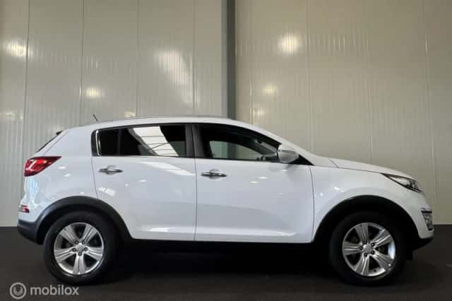 Kia Sportage (2013) thumbnail 5