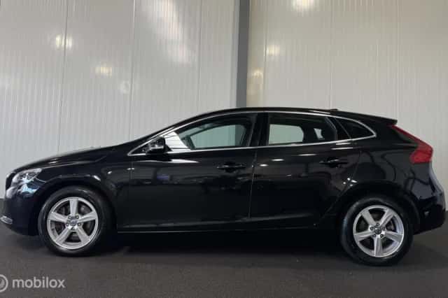 Volvo V40 (2014) thumbnail 3