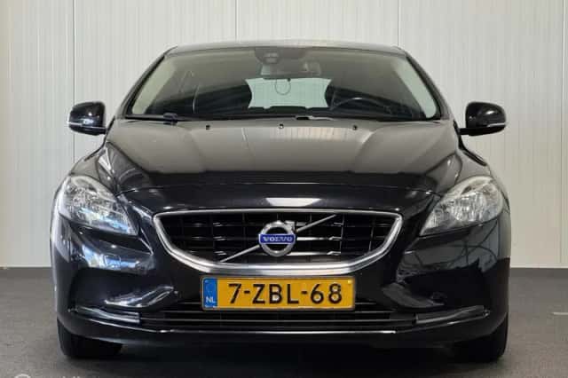 Volvo V40 (2014) thumbnail 4