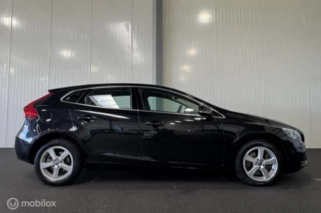Volvo V40 (2014) thumbnail 5