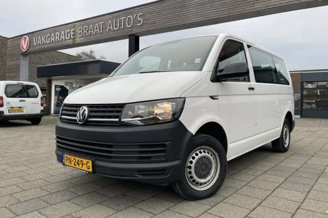Volkswagen Transporter (2017) thumbnail 1