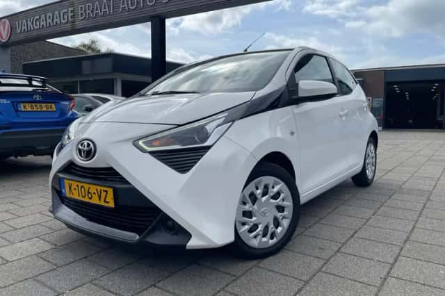 Toyota Aygo (2021) thumbnail 1