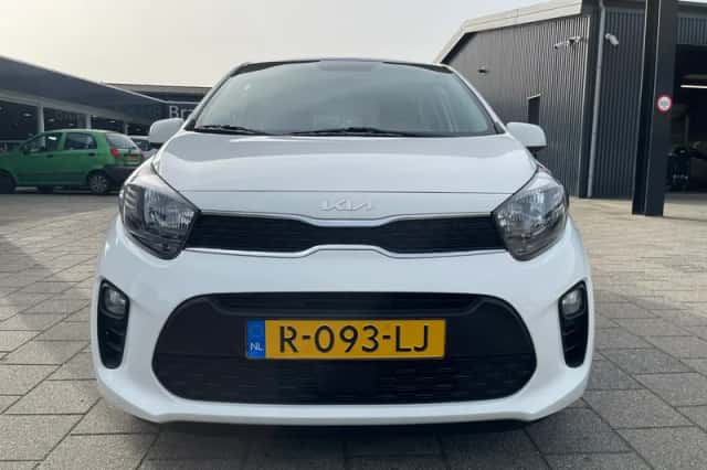 Kia Picanto (2022) thumbnail 2