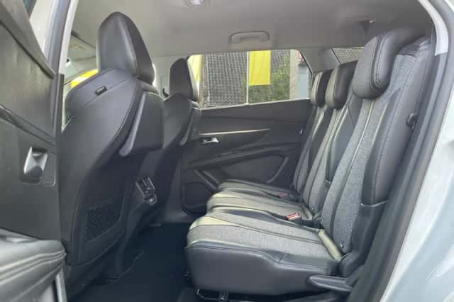 Peugeot 5008 (2017) thumbnail 5