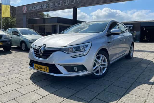 Renault Mégane (2016) thumbnail 1