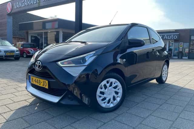 Toyota Aygo (2021) thumbnail 1