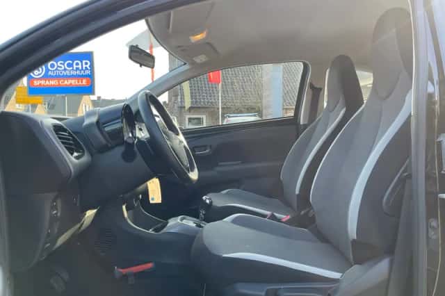 Toyota Aygo (2021) thumbnail 4