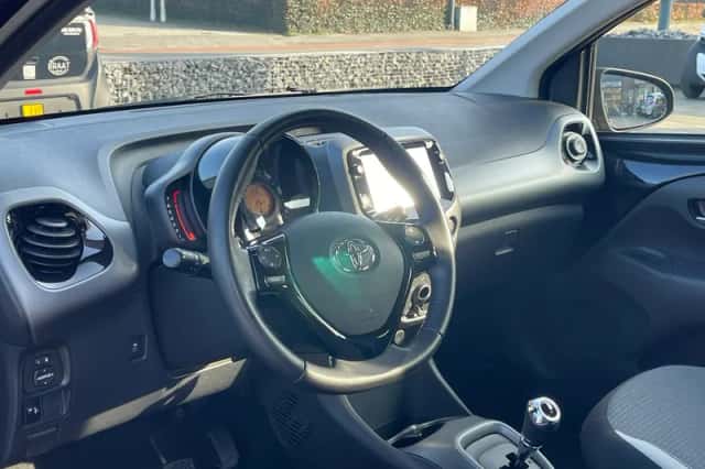 Toyota Aygo (2021) thumbnail 6