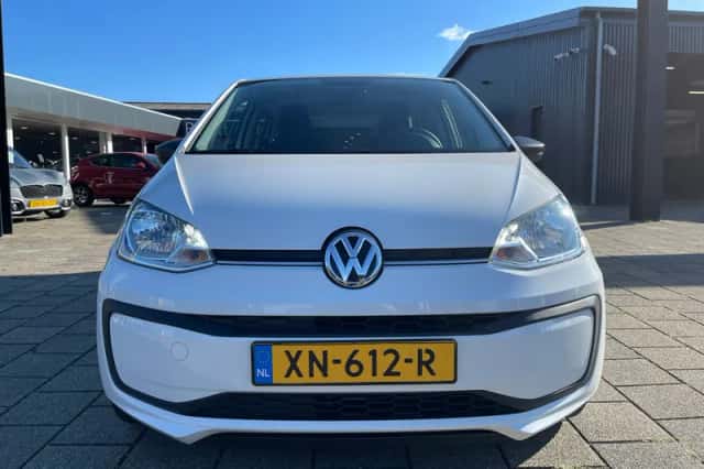 Volkswagen Up! (2019) thumbnail 2