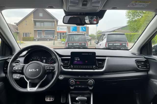 Kia Stonic (2023) thumbnail 6