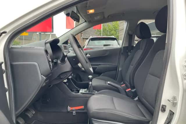 Kia Picanto (2022) thumbnail 4