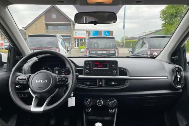 Kia Picanto (2022) thumbnail 6