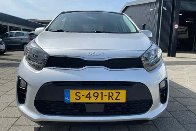 Kia Picanto (2023) thumbnail 2