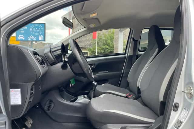 Toyota Aygo (2022) thumbnail 4